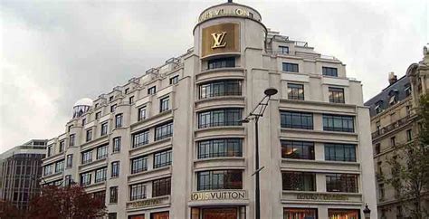 paris coup de feu à la boutique louis vuitton|Paris: enquête ouverte après le cambriolage d'une boutique Louis .